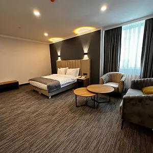 Home Plus Hotel Estambul